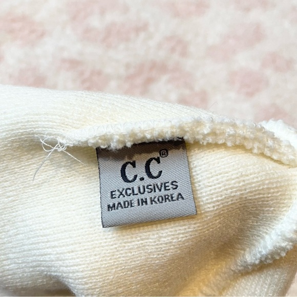 C.C. Baby Classic Oversized Logo Beanie Hat in Ivory NWOT - Picture 3 of 6